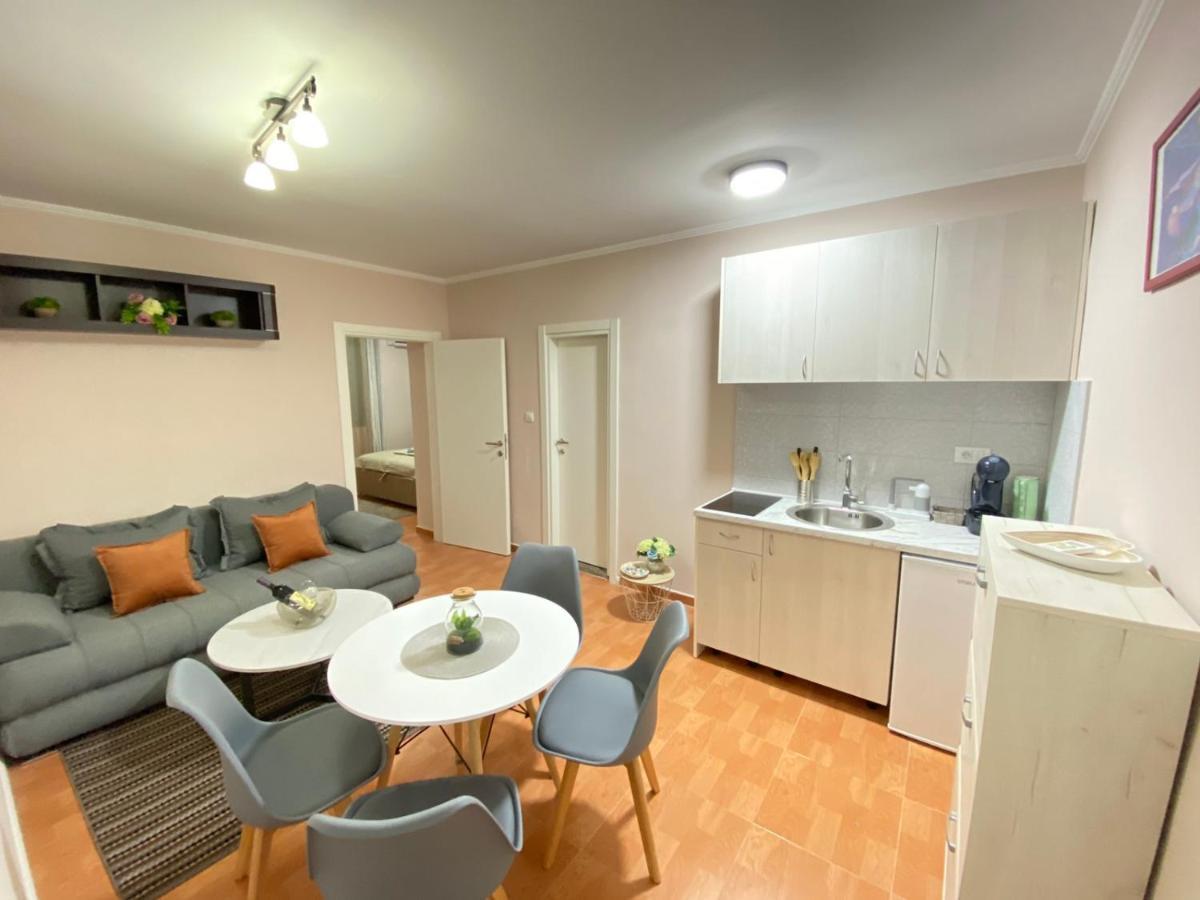 Aquata Apartments Tivat Eksteriør billede