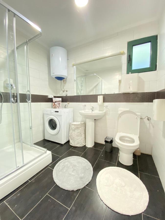 Aquata Apartments Tivat Eksteriør billede