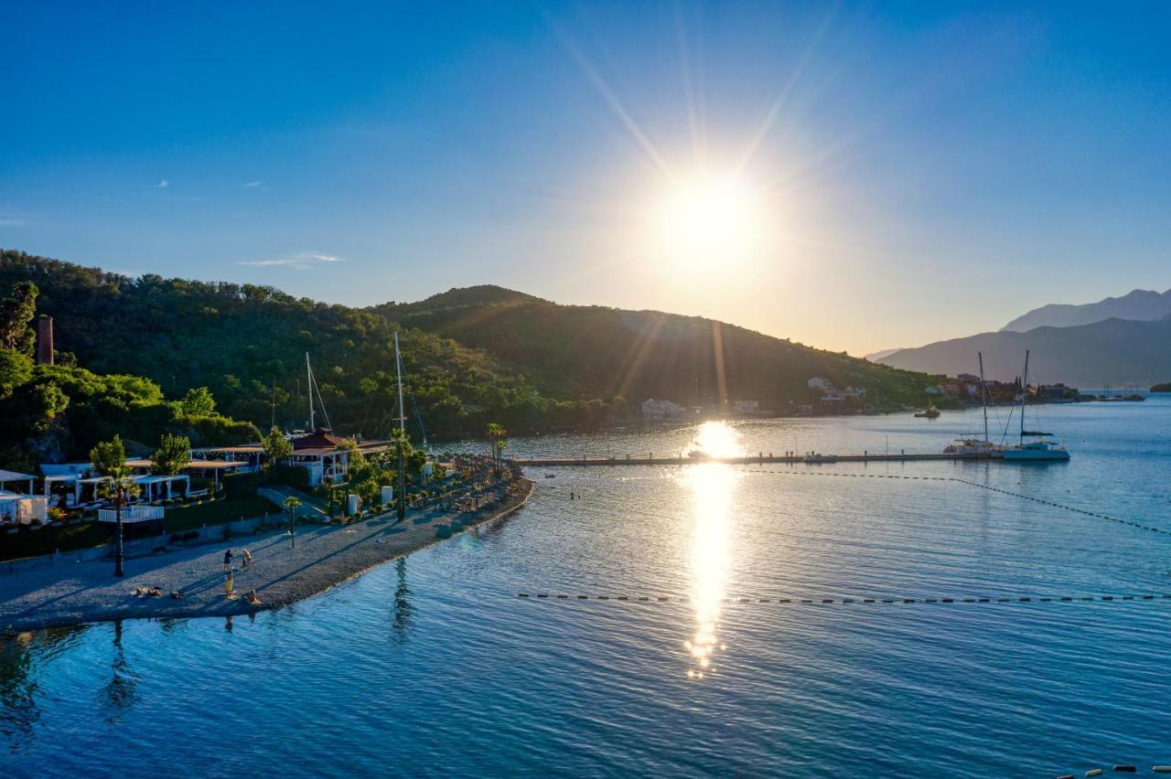 Aquata Apartments Tivat Eksteriør billede