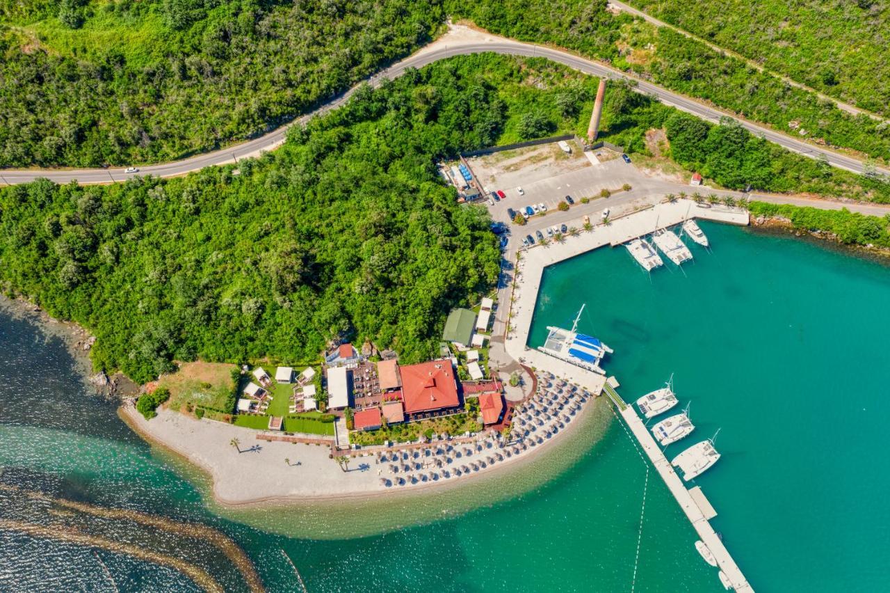 Aquata Apartments Tivat Eksteriør billede